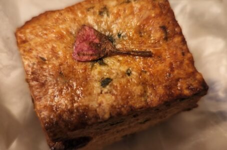 週末だけオープンする路地裏の焼菓子店。